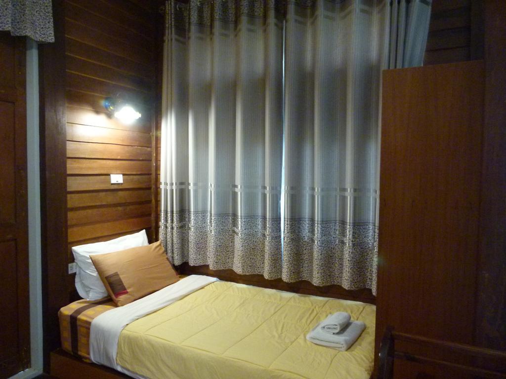 Bed and Breakfast Ban Boonchu Аюттхая Экстерьер фото